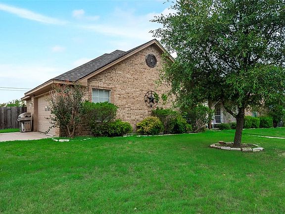3rd image of 1204 Stonelake Dr