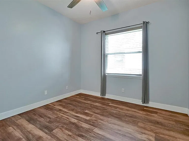 231 Lakay Pl — Photo 32