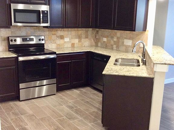 4th image of 241 Hidden Springs Dr