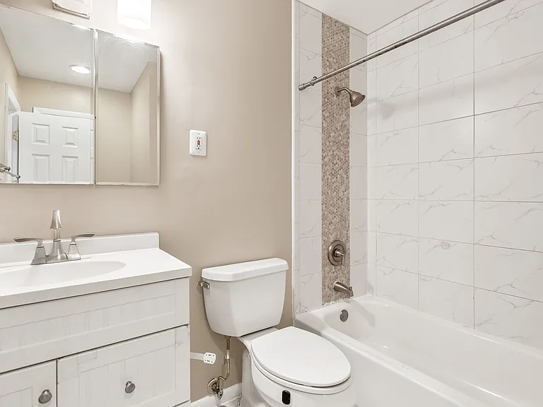 6711 Doane Ave — Photo 17