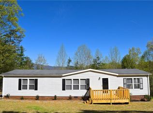 186 Fisher Dr, Mount Airy, NC 27030