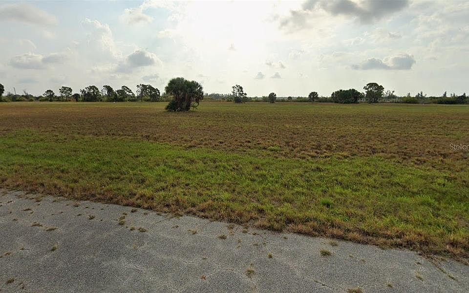 1st image of 24 Chinaberry Way #16