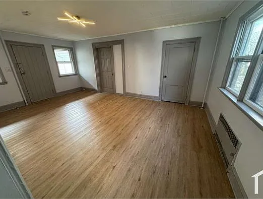 39 Andrew St #2 — Photo 4
