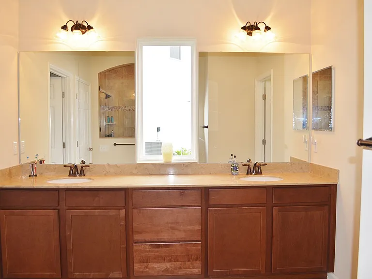 174 Spring Park Ave — Photo 9