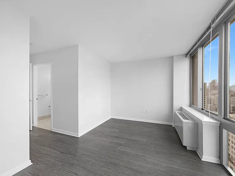 408 E 92nd St #26F — Photo 10