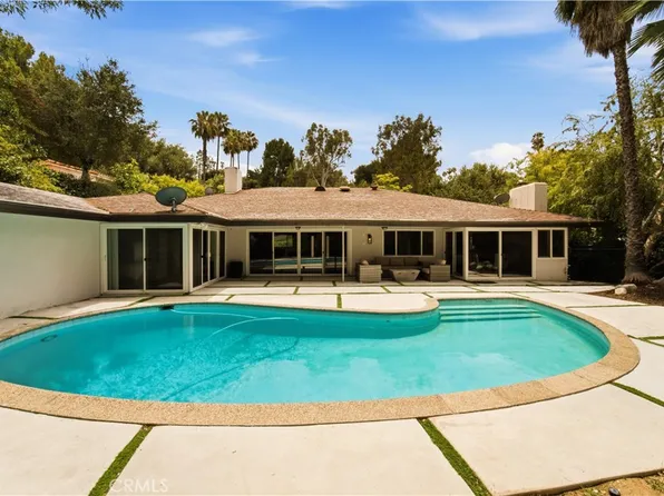 15701 Royal Ridge Rd, Sherman Oaks, CA 91403
