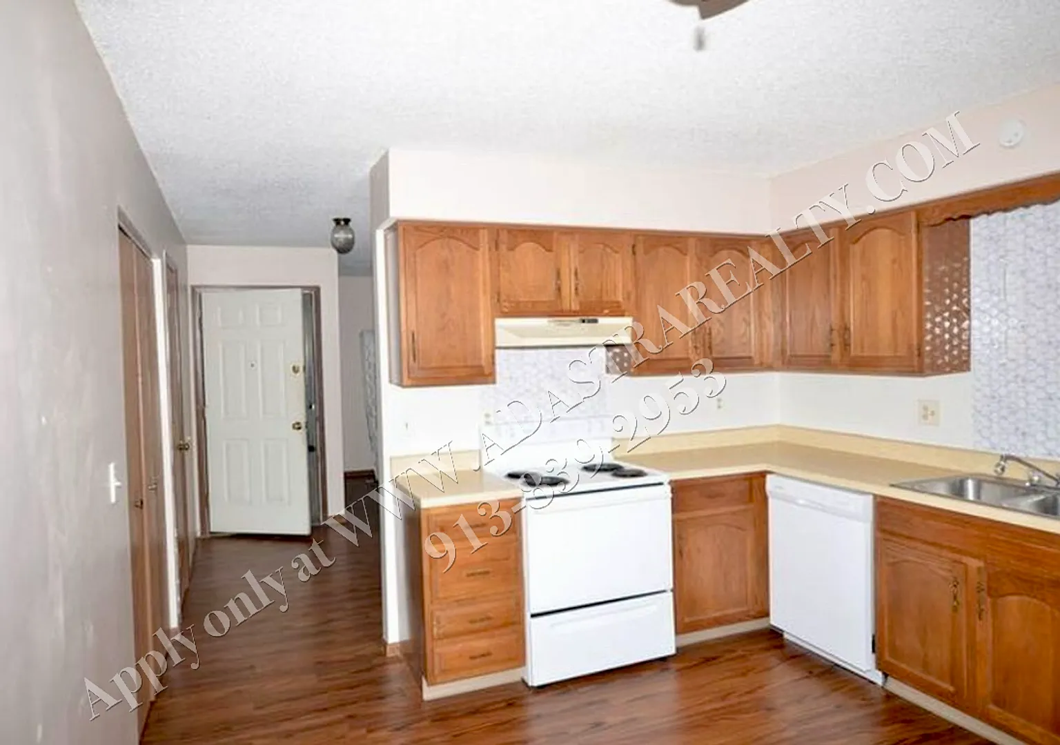 404 Sky Vue Dr, Raymore, MO 64083 — Photo 4