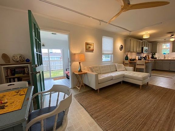 5th image of 152 Judith Sound Cir