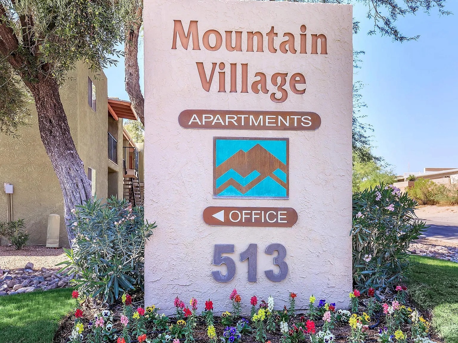 Mountain Village — Photo 3