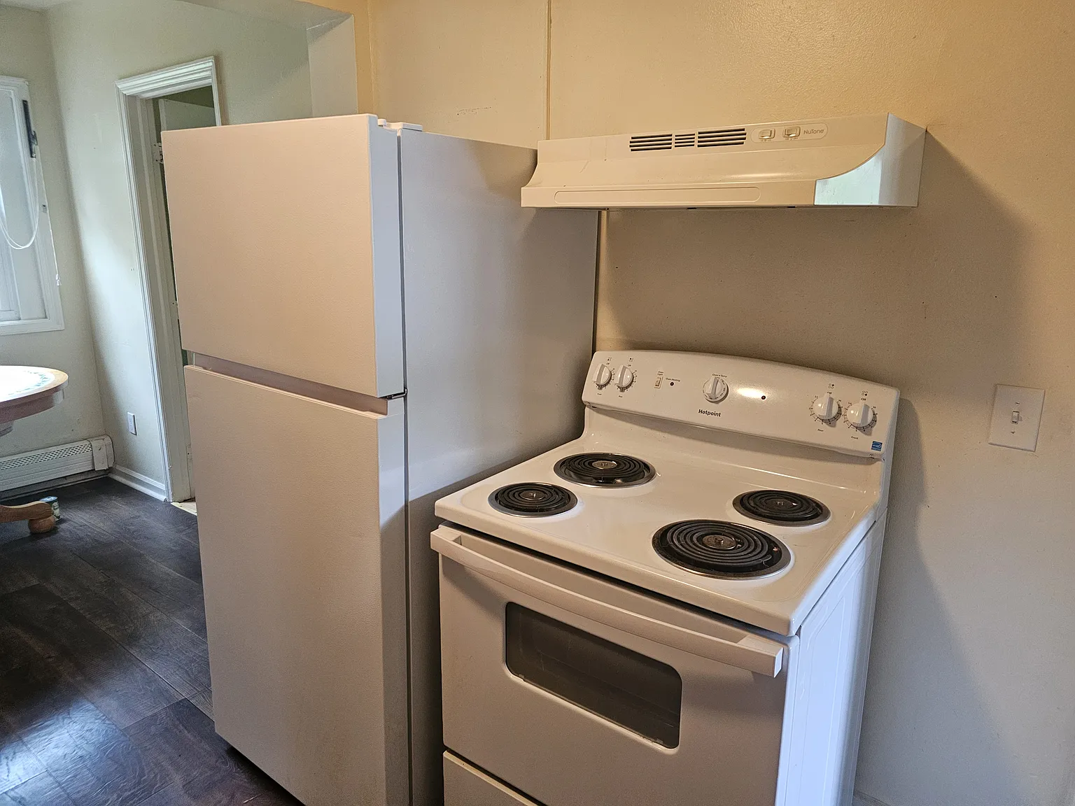 2 bed, 950 sqft, $2,200 — Photo 2