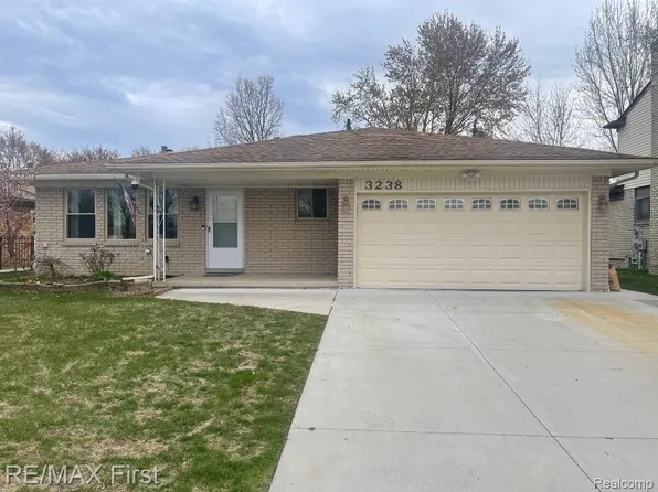 3238 Donna Dr, Sterling Heights, MI 48310