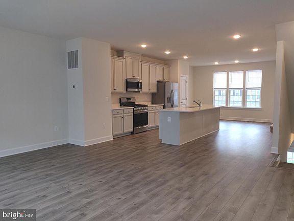 5th image of 15272 Cartersville Ct #105