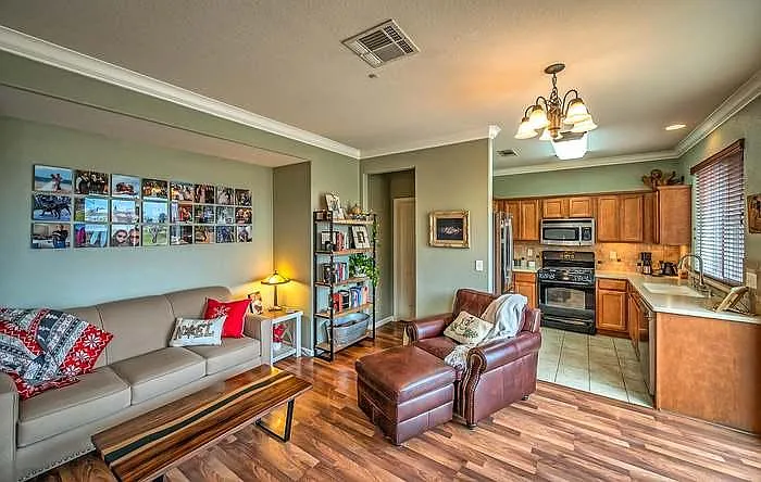 2055 Vienna Way — Photo 4