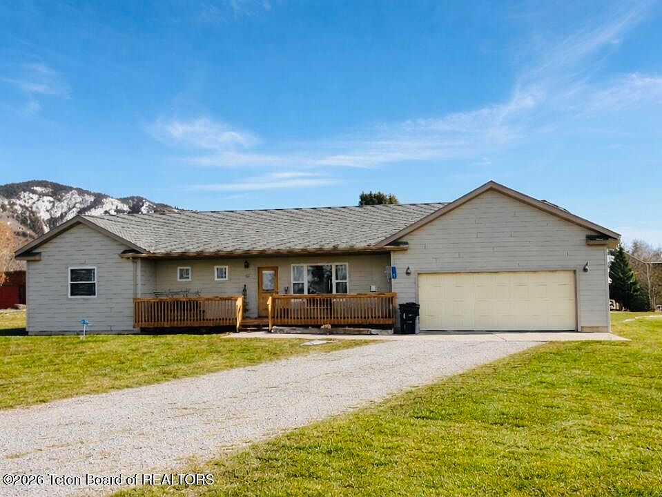 1st image of 105 Custer Dr