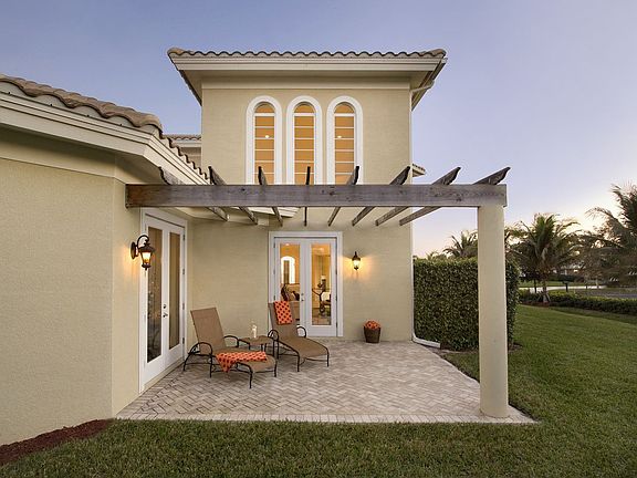 3rd image of 4811 W Boulevard Ct