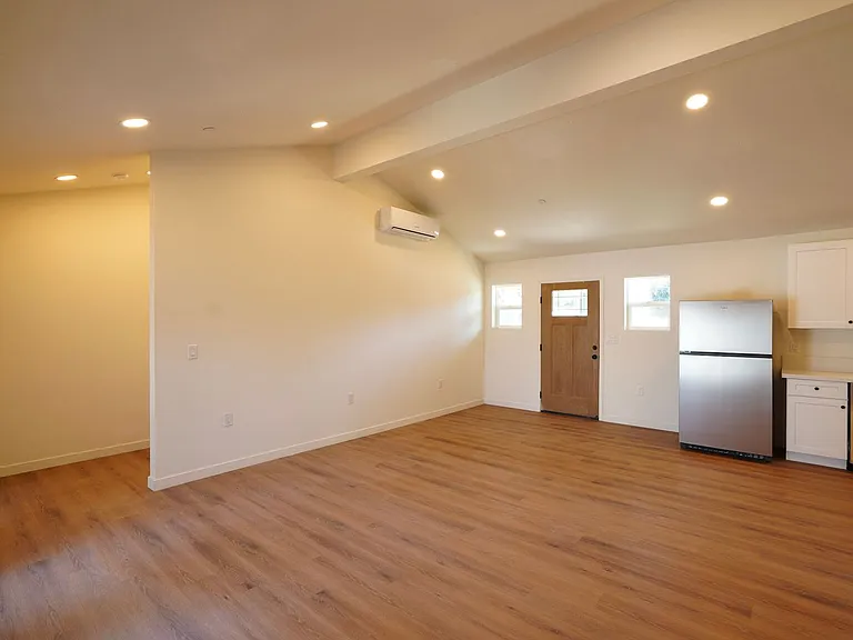4805 Charlotte Way — Photo 37