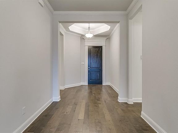 4th image of 120 Diamond Ln