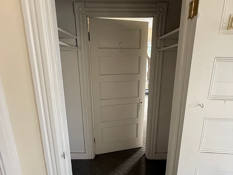  153 Woodbine St 1stFlr 2Bed NEWFlooring NEWPaint NOPets Storage Prkg — Photo 17