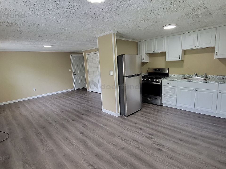 1st image of 16 Harvard Rd #8