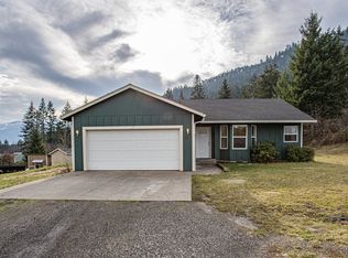 12 Kay Rd, Carson, WA 98610