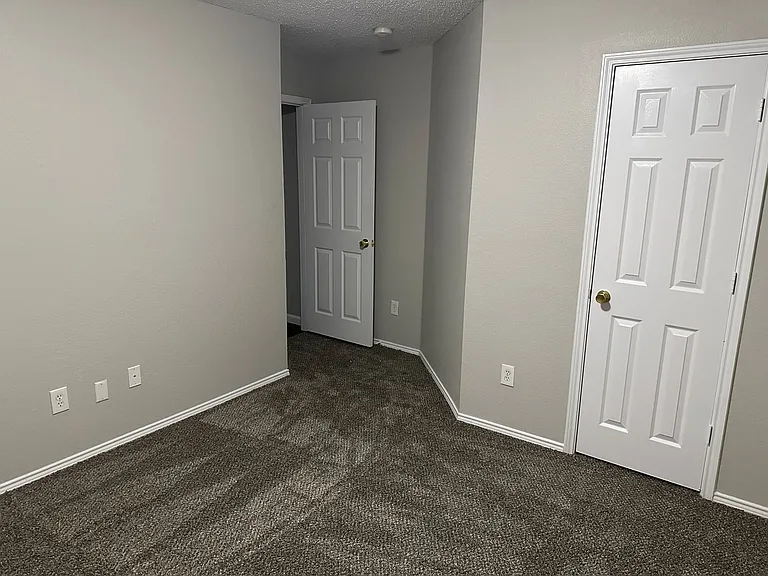 9328 Goldenview Dr — Photo 13