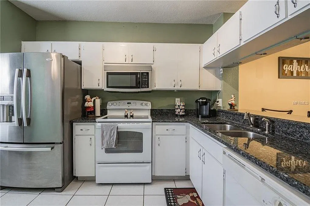 6236 Bayside Key Dr — Photo 1