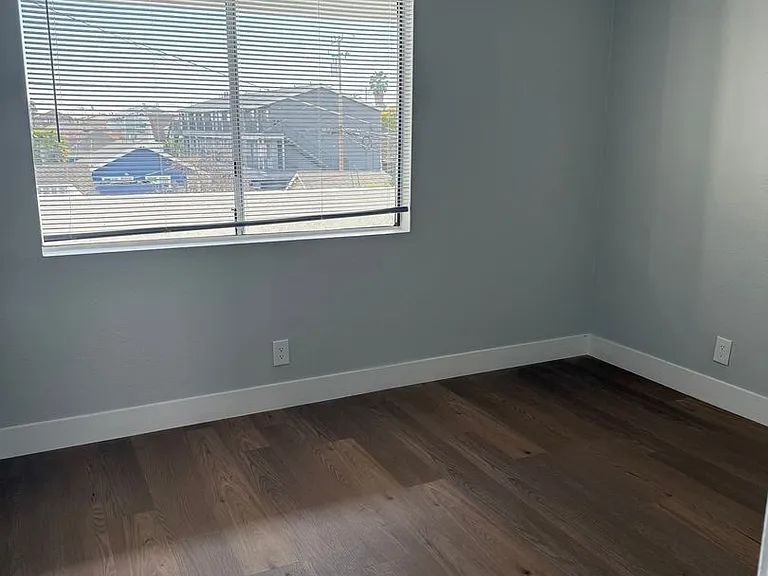 755 Gaviota Ave — Photo 5