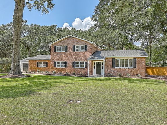 New front privacy fence.