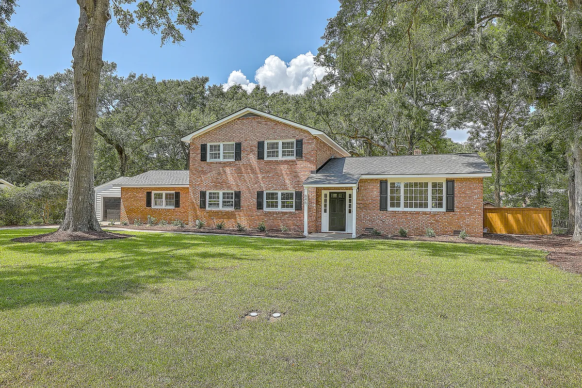 New front privacy fence. - 846 Robert E Lee Blvd