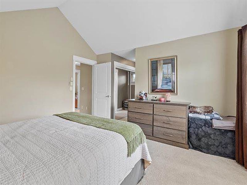 Surrey Townhouse for rent - 4 Bedrooms — photo 21
