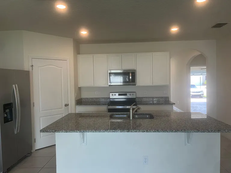 472 Lily Ln — Photo 9