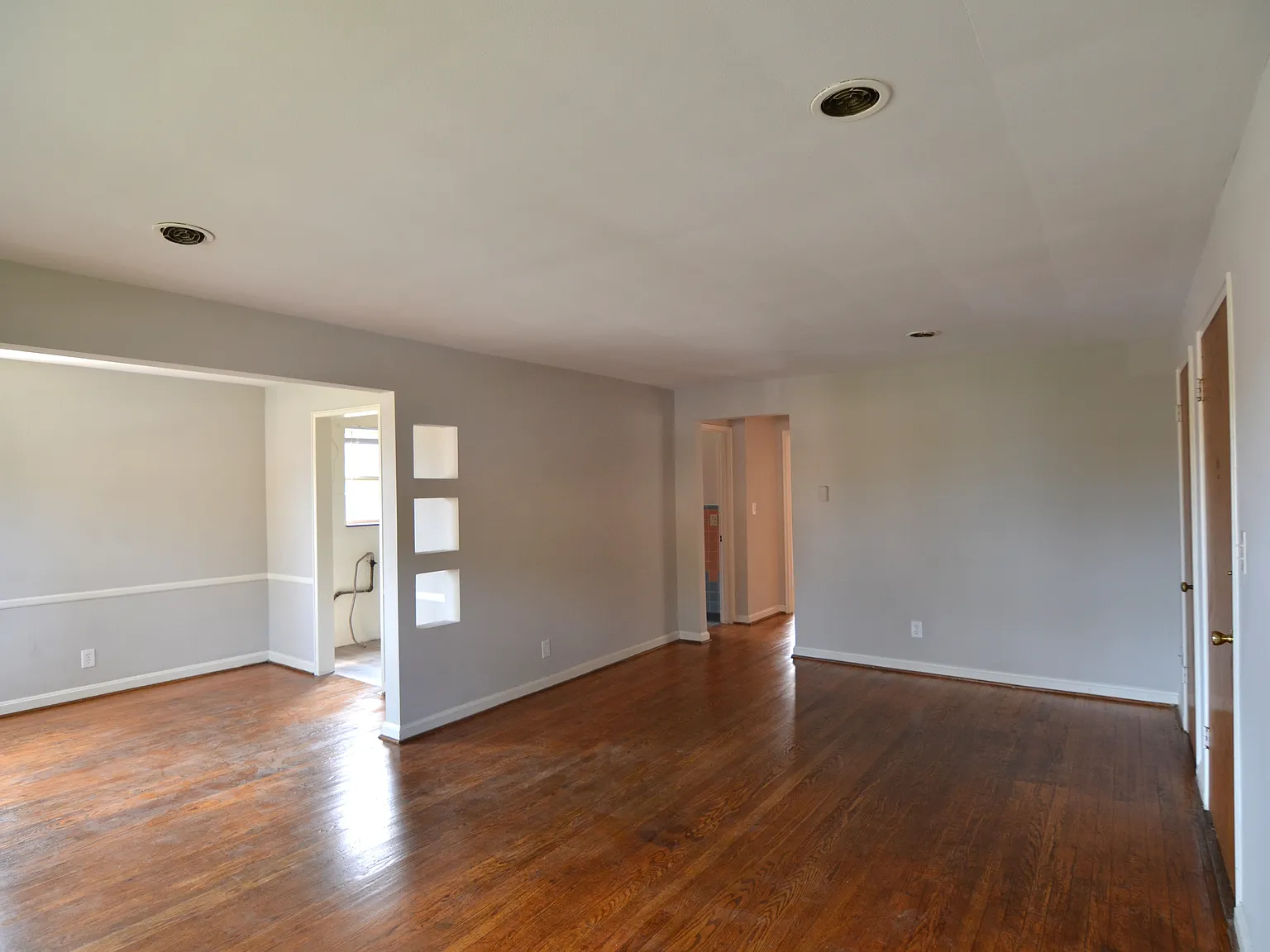 2 bed, 850 sqft, $1,050 — Photo 2