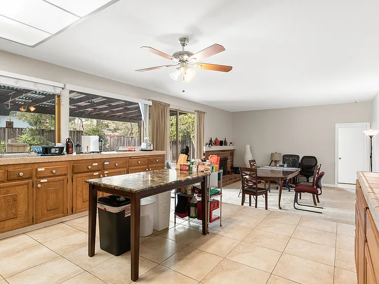 1157 Tilton Dr — Photo 10