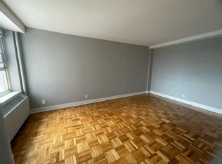 69-01 197th St #6C, Fresh Meadows, NY 11365