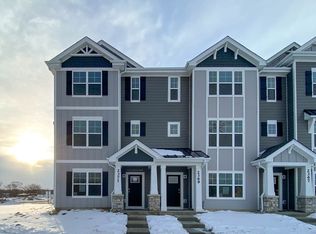 2371 Glacier St, Mundelein, IL 60060