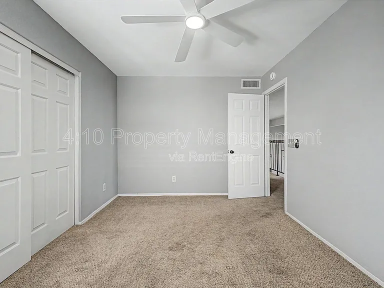 3236 E Hiddenview Dr — Photo 26