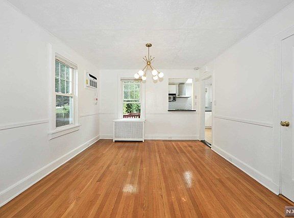 5th image of 183 Riveredge Rd