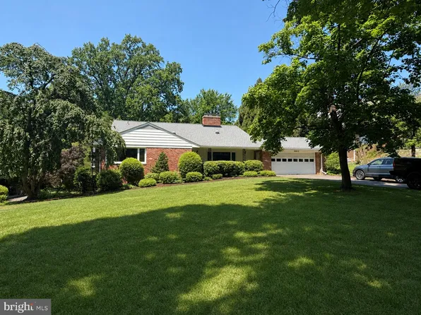 4022 Downing St, Annandale, VA 22003
