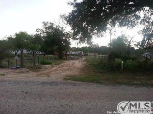1585 River Oaks Dr, Poteet, TX 78065