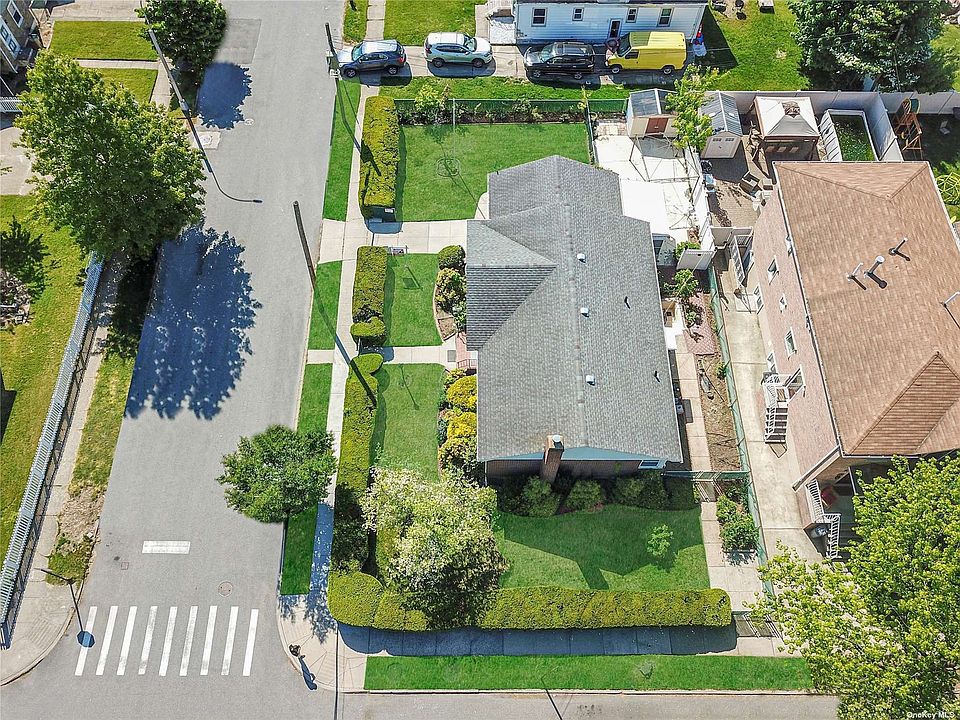 1st image of 77-06 269th St