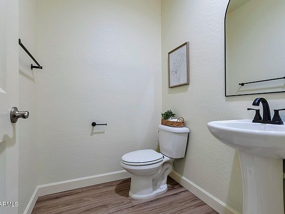 3rd image of 41113 W CURTIS Lane