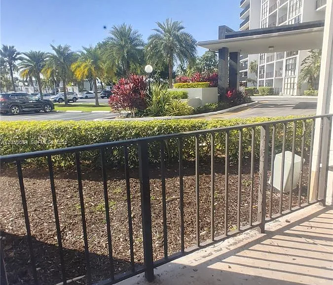 1000 Parkview Dr #125 — Photo 19
