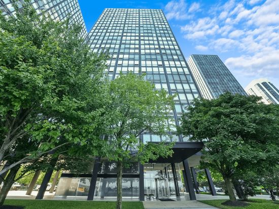 880 N Lake Shore Dr APT 19A, Chicago, IL 60611