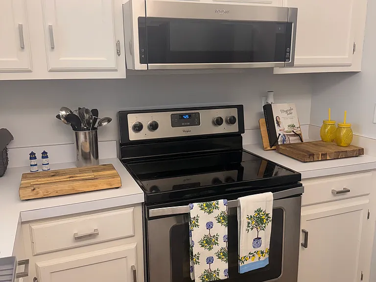 75 Royal Oak Ct #201 — Photo 34