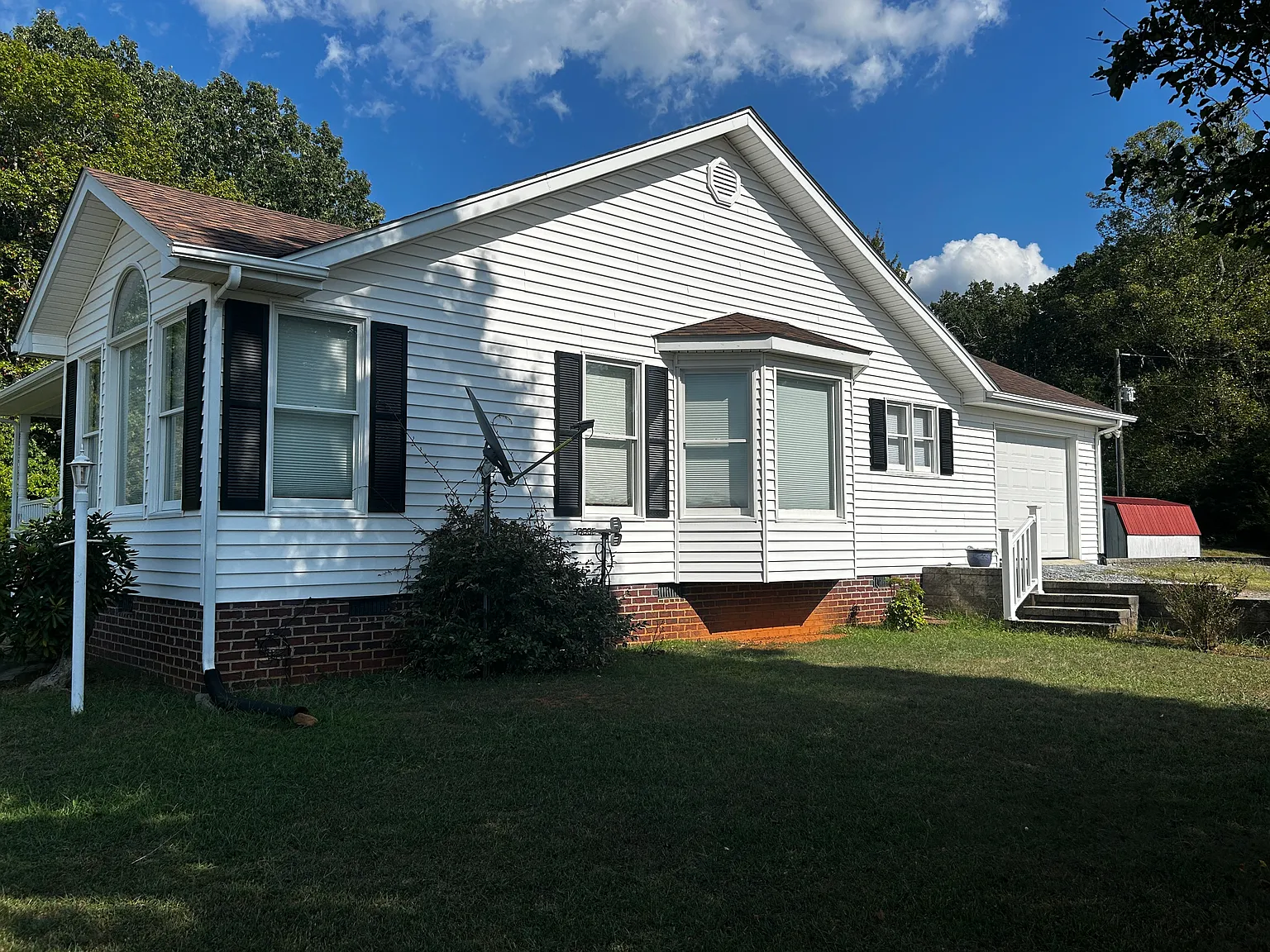3 bed, 1358 sqft, $1,600 — Photo 2