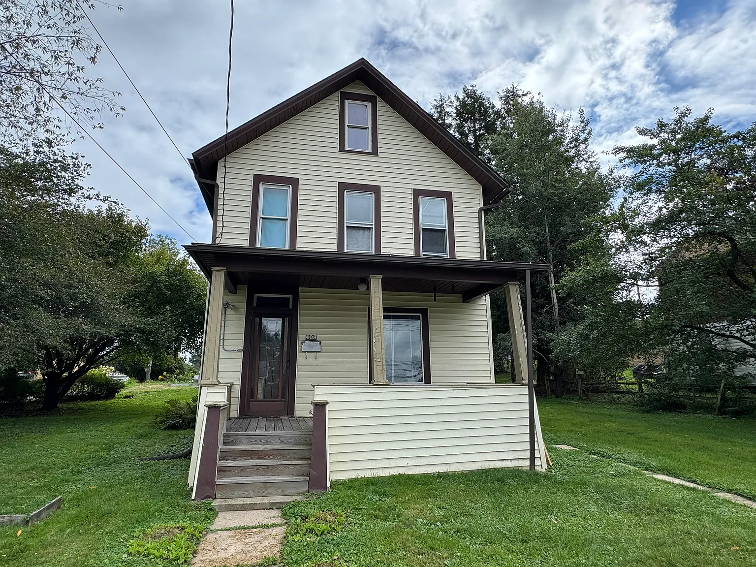 4 bed, 1600 sqft, $1,250 — Photo 1