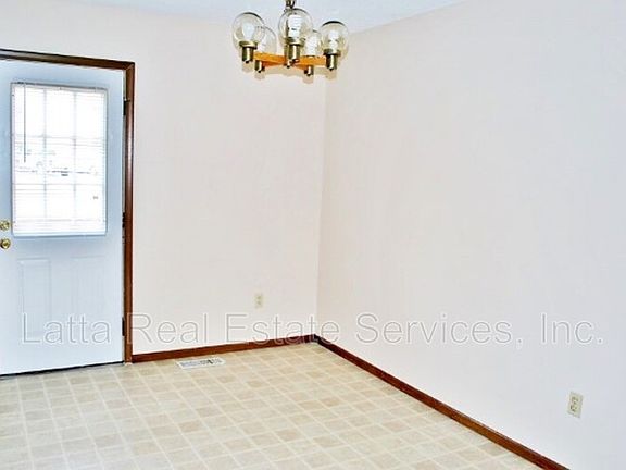 5th image of 246 NW Waterwheel Ct