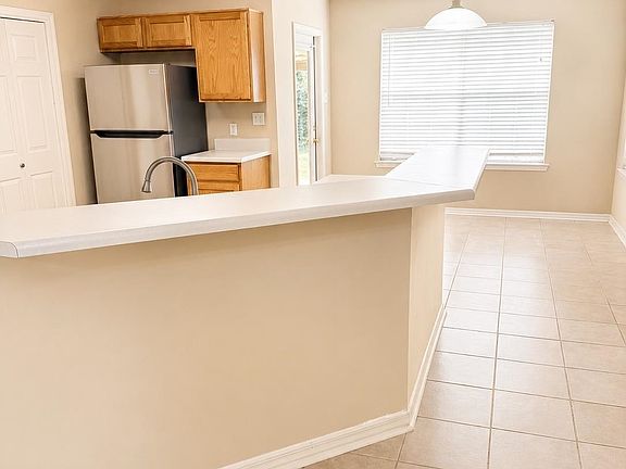 3rd image of 406 Belle Chase Ct S