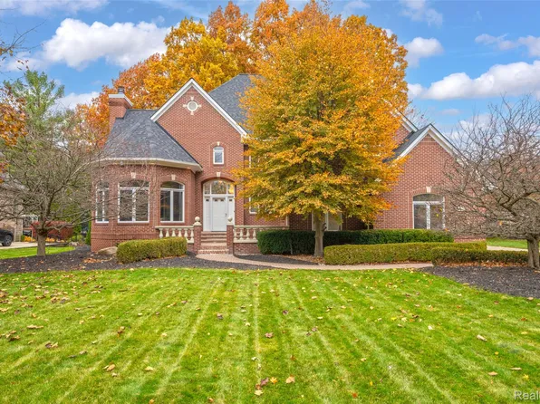 12277 Forest Glen Ln, Shelby Township, MI 48315