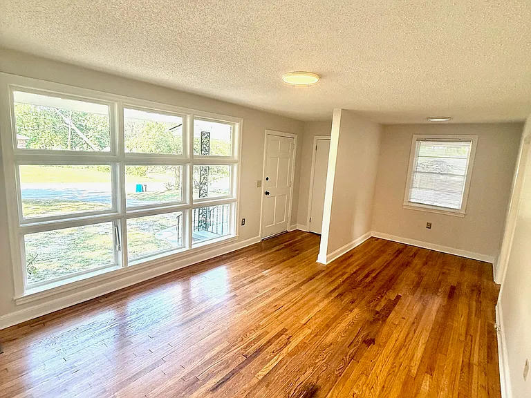 1035 Indigo Ave — Photo 3